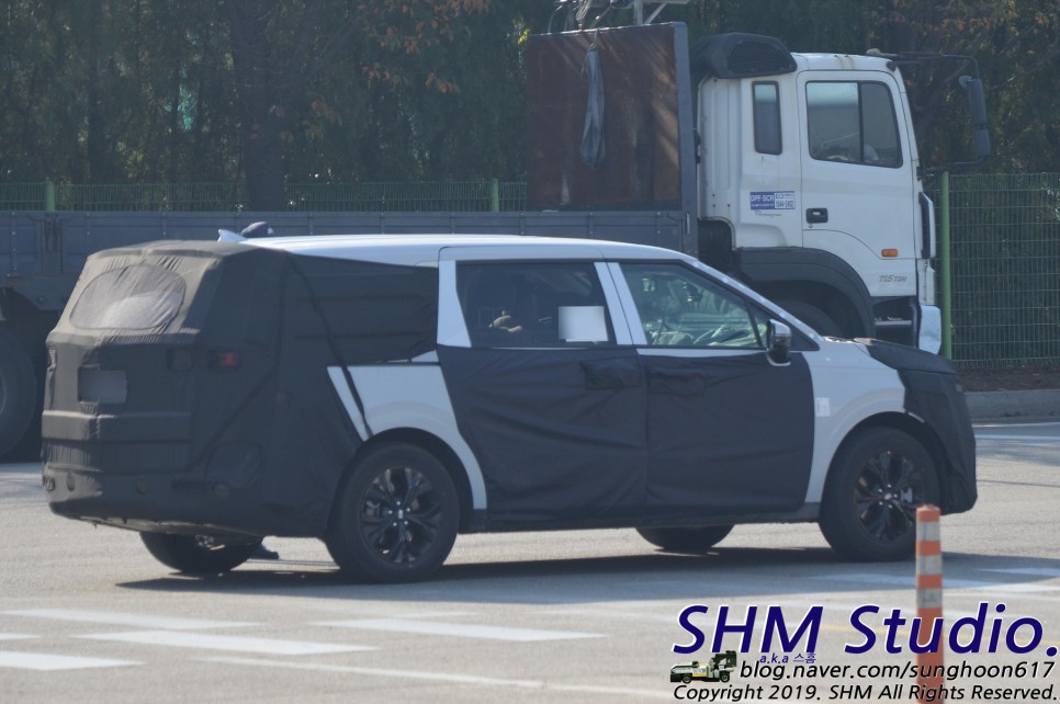 Kia Sedona 2021 dự kiến sẽ tăng k&iacute;ch thước so với thế hệ cũ