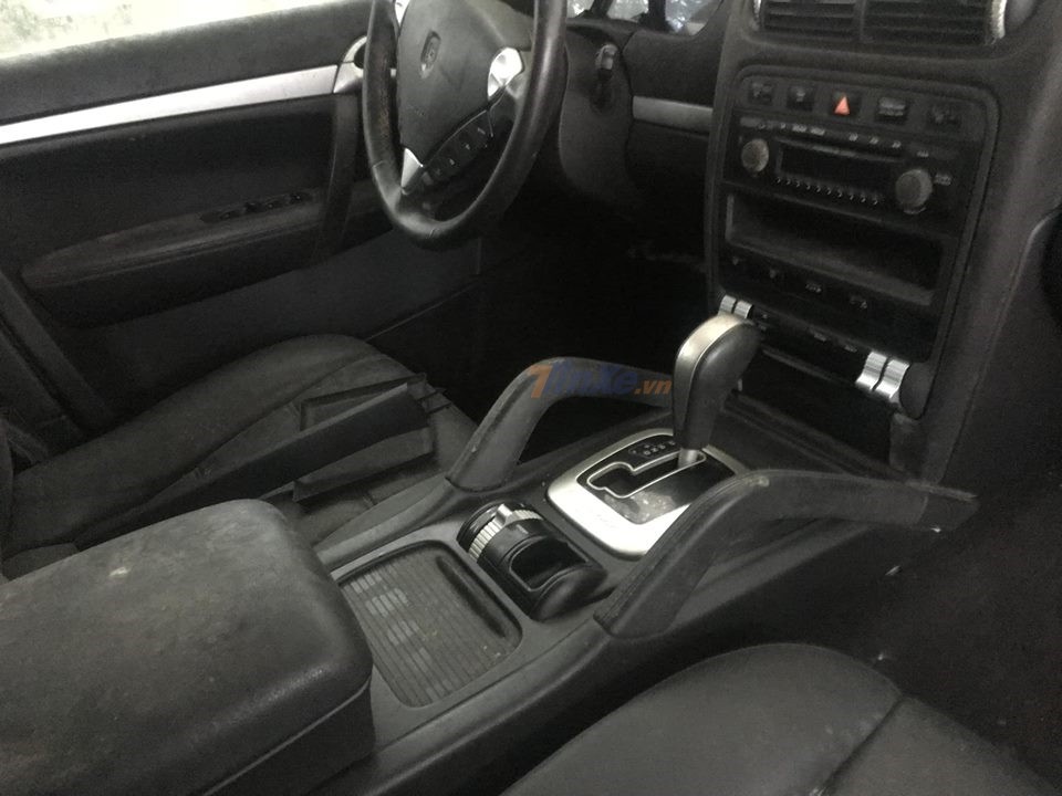 H&igrave;nh ảnh nội thất chiếc Porsche Cayenne chụp v&agrave;o năm ngo&aacute;i