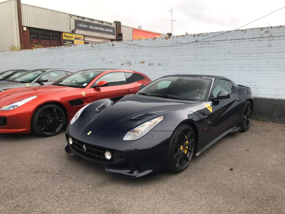 Trên toàn thế giới chỉ có đúng 799 chiếc siêu xe Ferrari F12tdf được sản xuất. Ba chữ tdf viết liền cùng ký hiệu F12 là được viết tắt từ Tour de France Automobile, đây là một giải đua xe thể thao diễn ra từ 1899 đến 1986