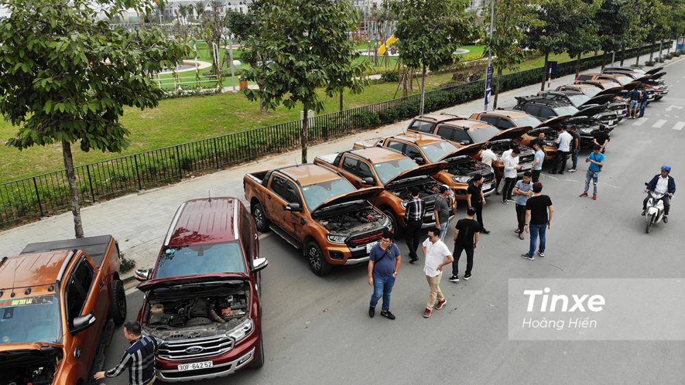 Ford Việt Nam đã chính thức đưa thông tin về việc mời khách hàng đến các đại lý uỷ quyền của Ford để kiểm tra hiện tượng rò rỉ dầu trên các mẫu xe sử dụng động cơ 2.0L tăng áp.