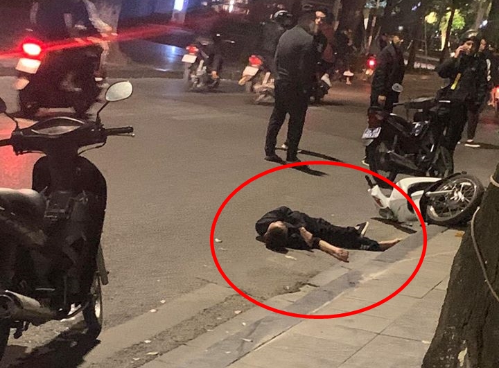 Thanh niên nằm bất tỉnh ngay tại chỗ