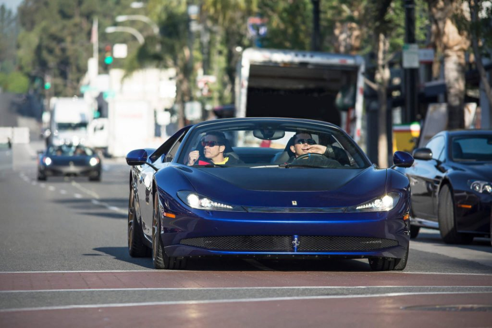 Si&ecirc;u xe Ferrari Sergio được thai ngh&eacute;n từ năm 2012 v&agrave; phải mất 3 năm sau đ&oacute;, h&atilde;ng si&ecirc;u xe &Yacute;, Ferrari mới chịu đưa mẫu xe n&agrave;y v&agrave;o sản xuất với những điều kiện v&ocirc; c&ugrave;ng khắt khe từ người mua cho đến người b&aacute;n sau n&agrave;y v&agrave; cả những ch&iacute;nh s&aacute;ch đặc biệt của kh&aacute;ch h&agrave;ng VIP.