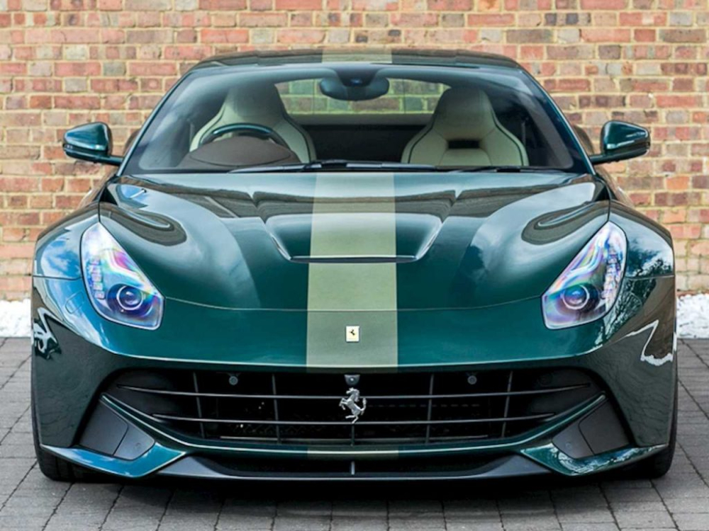 Siêu xe Ferrari F12 Berlinetta không phải là cái tên quá xa lạ với các đại gia Việt khi đã có không dưới 5 chiếc xuất hiện tại Việt Nam. 