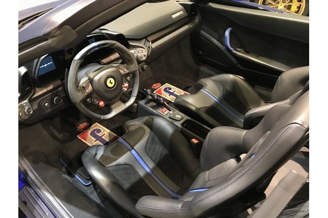 Nội thất chiếc si&ecirc;u xe Ferrari Sergio đang được ch&agrave;o b&aacute;n với mức gi&aacute; gần 70 tỷ đồng. Ferrari Sergio được ph&aacute;t triển dựa tr&ecirc;n mẫu si&ecirc;u xe Ferrari 458 Spider v&agrave; do h&atilde;ng Pininfarina thiết kế.