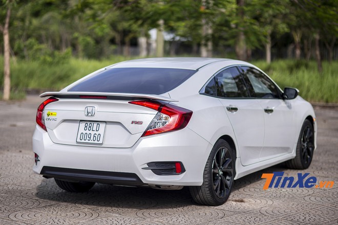 Mức ưu đãi chênh lệch tùy theo chính sách của từng bên đại lý nhưng phiên bản E của Honda Civic đang được giảm sâu nhất