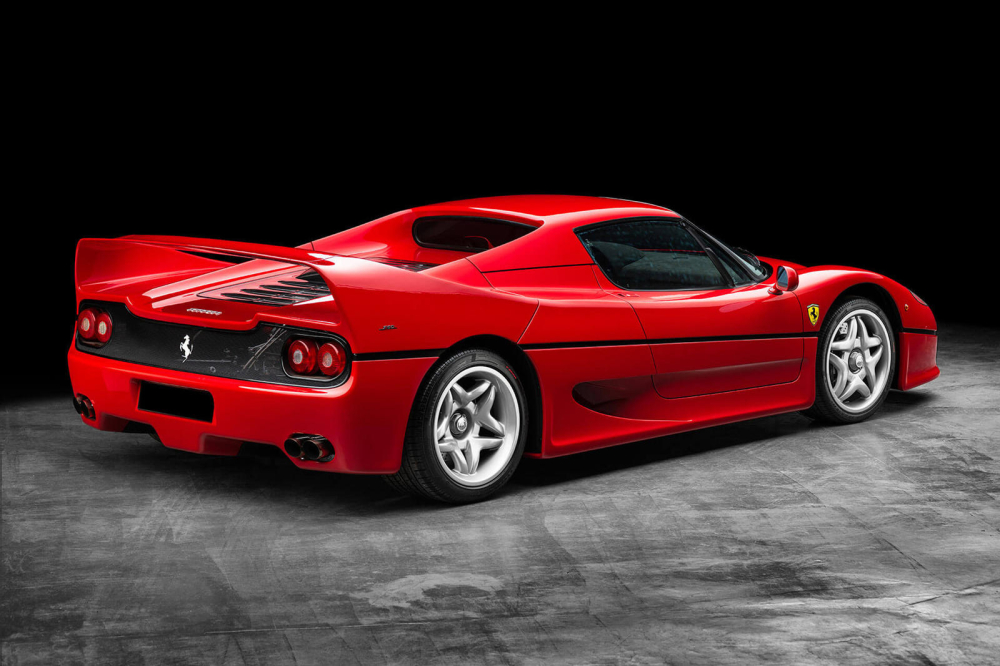Phía sau của chiếc Ferrari F50 1996 mới được phục chế Phía sau của chiếc Ferrari F50 1996 mới được phục chế