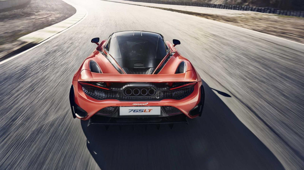 Ngo&agrave;i ra l&agrave; si&ecirc;u xe McLaren 765LT c&ograve;n c&oacute; m&ocirc;-men xoắn cực đại 800 Nm, tăng 30 Nm so với si&ecirc;u xe McLaren 720S đang giữ nhiều danh hiệu ở c&aacute;c cuộc đua drag 400m hay 800m.