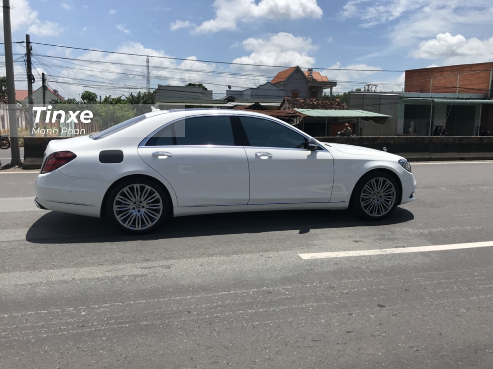 Vẻ đẹp của Mercedes-Benz S450 m&agrave;u trắng mang biển tứ qu&yacute; 9