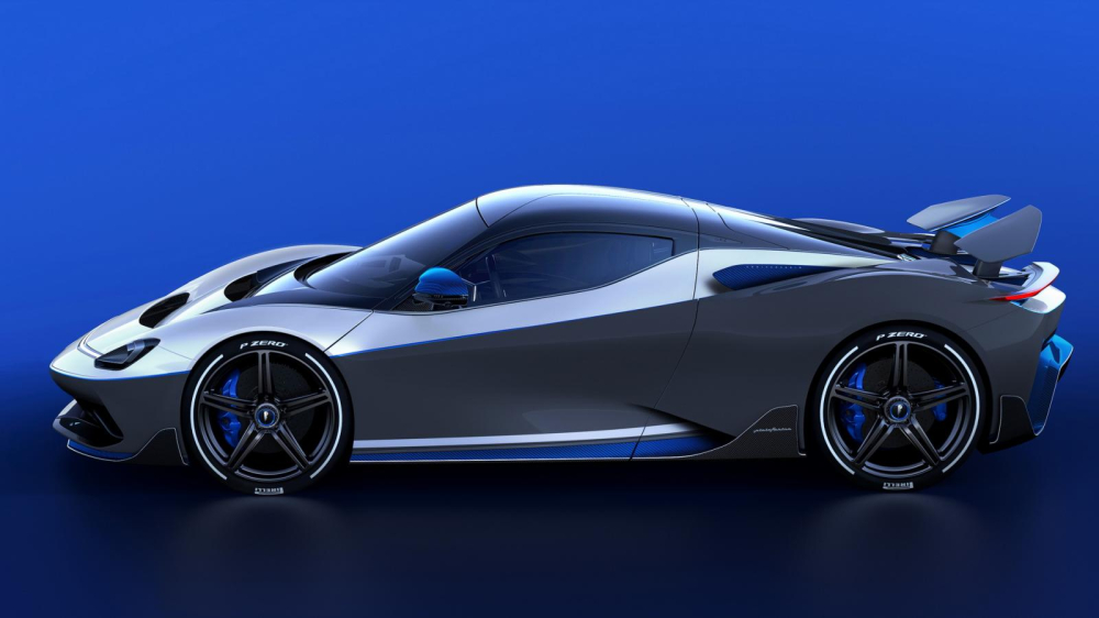 Battista Anniversario c&oacute; nhiều trang bị đặc biệt