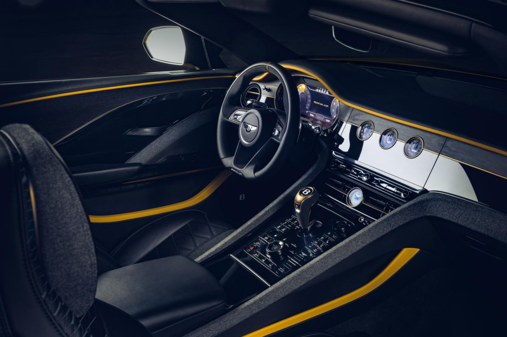 Khoang lái xe Bentley Mulliner Bacalar