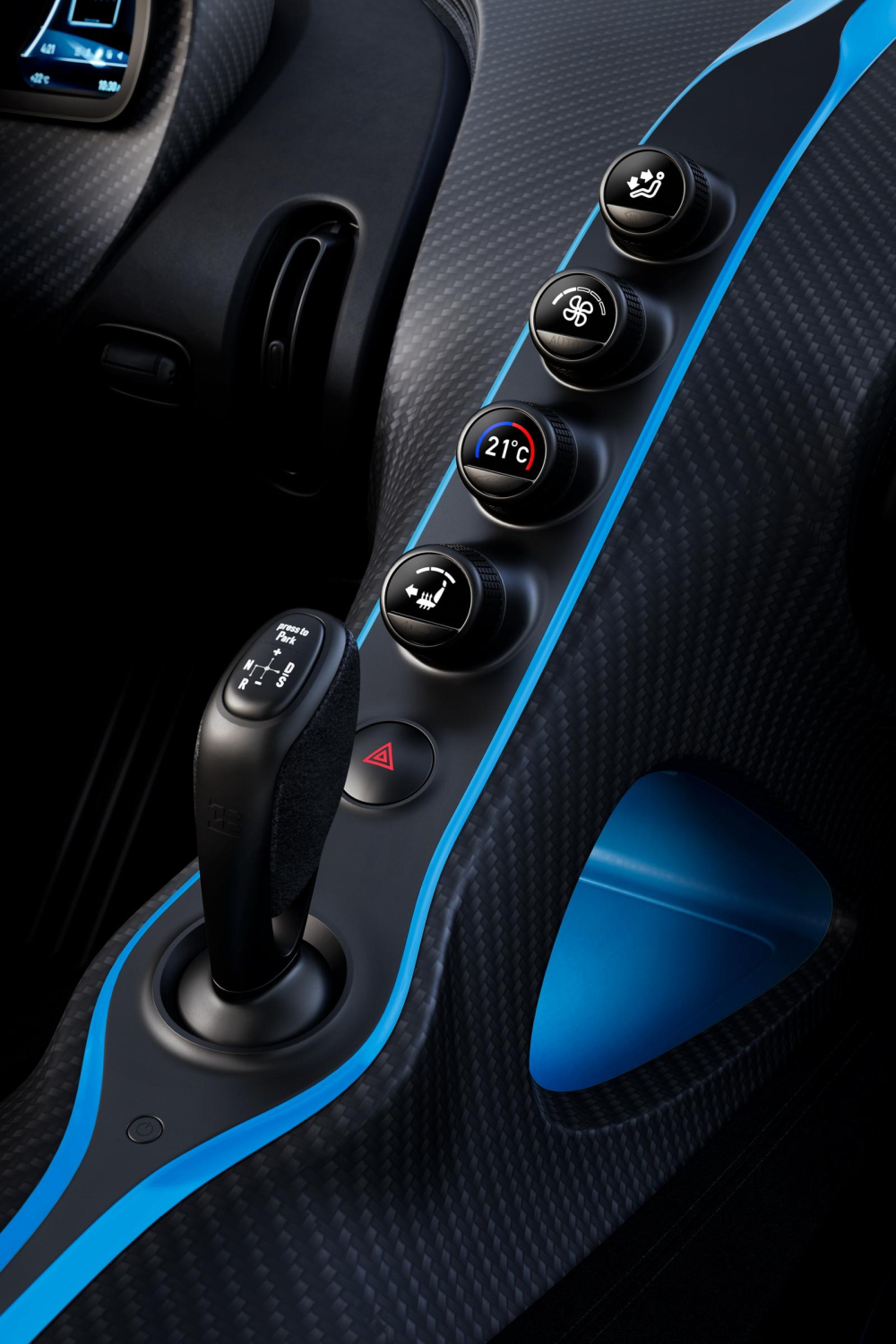 Cụm điều khiển trung tâm của Bugatti Chiron Pur Sport Cụm điều khiển trung tâm của Bugatti Chiron Pur Sport