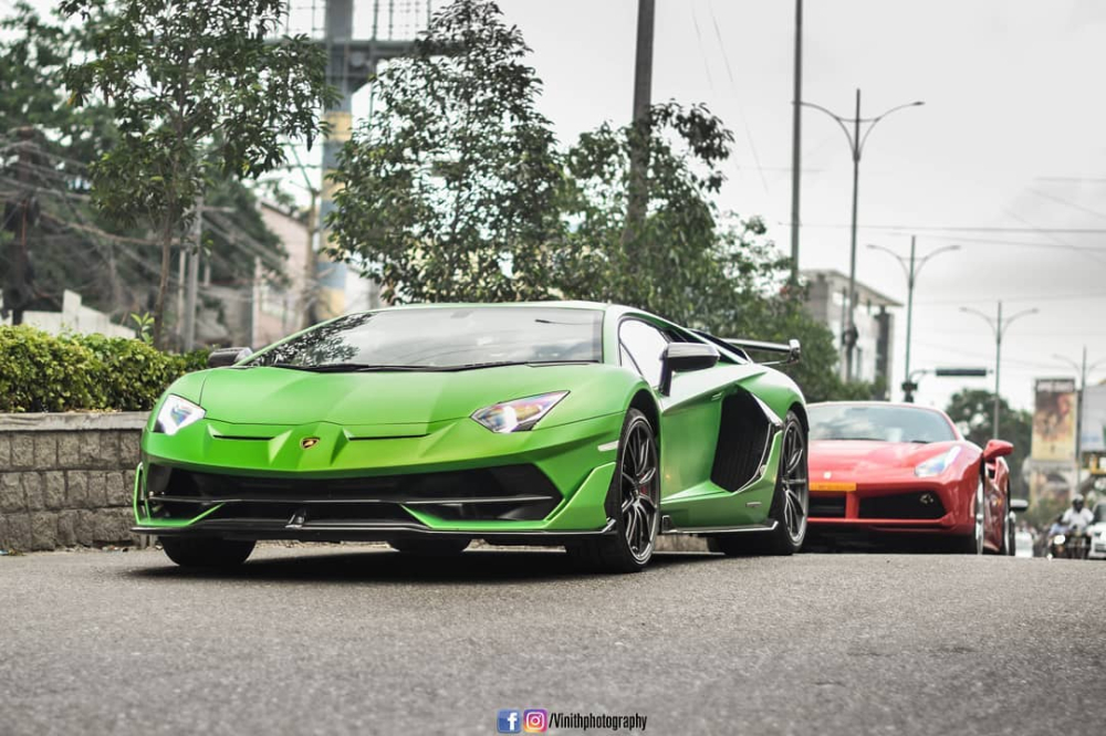 Những chiếc siêu xe Lamborghini Aventador SVJ có giá lăn bánh không dưới 23 tỷ đồng tại Ấn Độ. Còn mức giá bán chưa tính chi phí lăn bánh của mẫu xe Lamborghini Aventador SVJ tại đây là 19,7 tỷ đồng. Những chiếc siêu xe Lamborghini Aventador SVJ có giá lăn bánh không dưới 23 tỷ đồng tại Ấn Độ. Còn mức giá bán chưa tính chi phí lăn bánh của mẫu xe Lamborghini Aventador SVJ tại đây là 19,7 tỷ đồng.