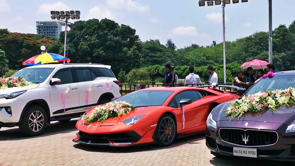 Tuy nhiên, ở trên siêu xe mới ra mắt Aventador SVJ, Lamborghini đã tinh chỉnh lại khối động cơ này nhằm tạo ra công suất tối đa 770 mã lực, cao hơn 70 mã lực so với bản tiêu chuẩn. Mô-men xoắn cực đại của Aventador SVJ cũng được nâng cấp thêm 30 Nm lên mức 720 Nm so với các dòng siêu xe Aventador còn lại. Tuy nhiên, ở trên siêu xe mới ra mắt Aventador SVJ, Lamborghini đã tinh chỉnh lại khối động cơ này nhằm tạo ra công suất tối đa 770 mã lực, cao hơn 70 mã lực so với bản tiêu chuẩn. Mô-men xoắn cực đại của Aventador SVJ cũng được nâng cấp thêm 30 Nm lên mức 720 Nm so với các dòng siêu xe Aventador còn lại.