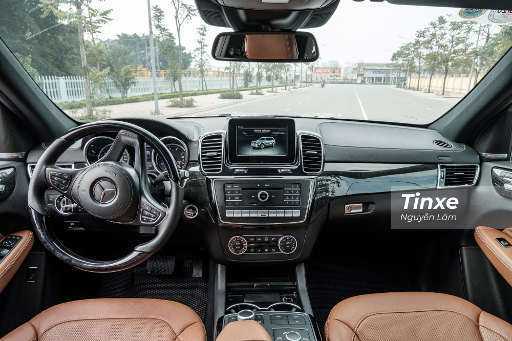 Nội thất của chiếc Mercedes-Benz GLS 400 2016 sau gần 4 năm sử dụng vẫn đẹp như mới