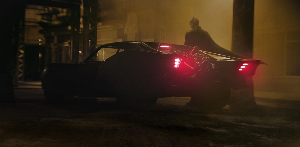 Hình ảnh tiết lộ đầu tiên về Batmobile trong phim bom tấn The Batman năm 2021