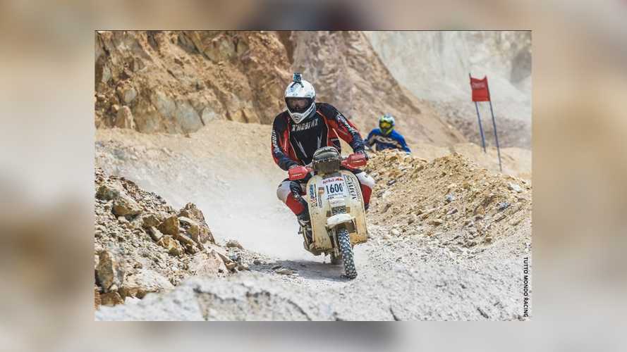Chiếc Vespa độ của đội đua Tutto trong cuộc đua năm nay