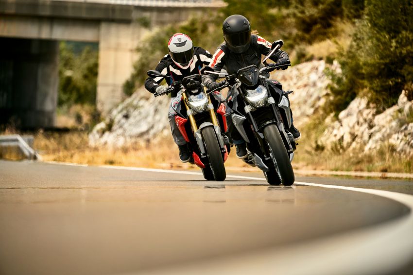 Naked bike BMW F900R 2020
