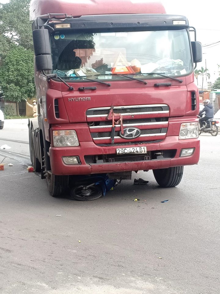 Hiện trường vụ tai nạn trên đường Hùng Vương của thành phố Hải Phòng