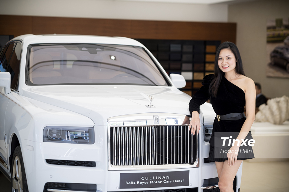 Kim Nhung - Trưởng phòng kinh của Rolls-Royce Motor Cars Hà Nội.