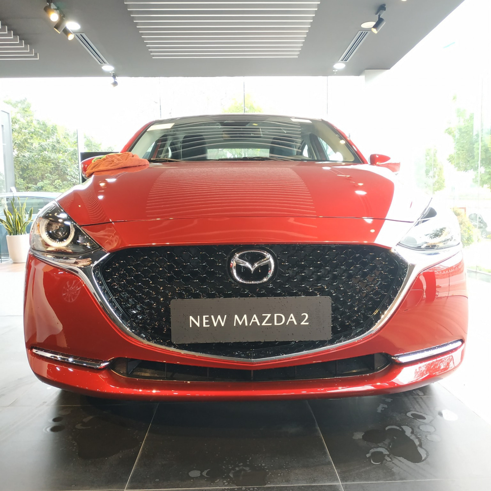 Phần đầu của Mazda2 2020 được thiết kế khá giống Mazda3 2020