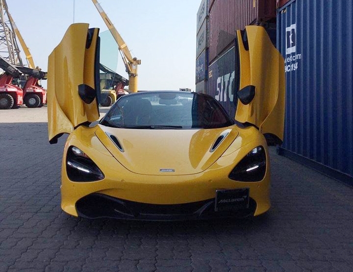 Chiếc siêu xe mui trần McLaren 720S Spider thứ 2 về Việt Nam đang được rao bán