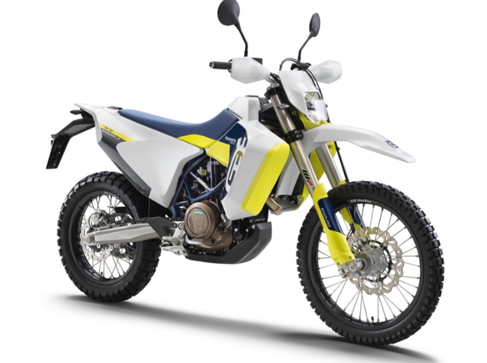Chiếc xe sở hữu b&igrave;nh xăng 25 l&iacute;t