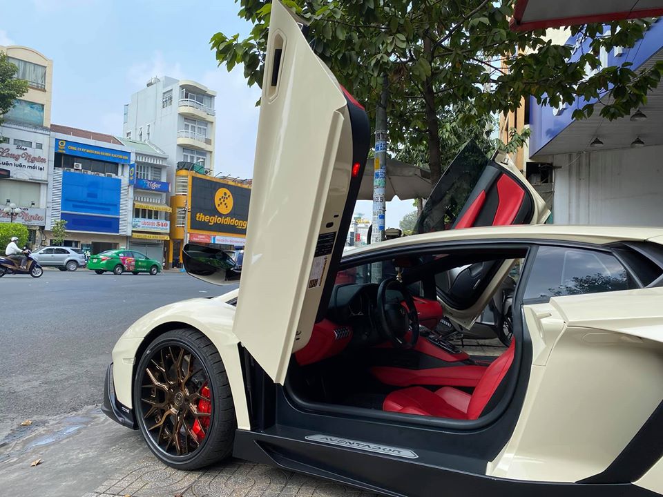 Nội thất siêu xe Lamborghini Aventador LP700-4 độ body kit LP720-4 50º Anniversario ở Bạc Liêu