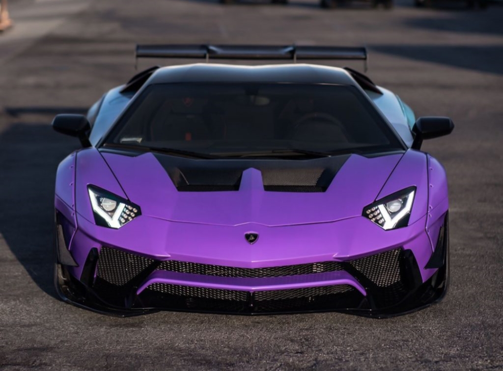 Lamborghini Aventador SV LP750-4 Coupe độ body kit Liberty Walk của Chris Brown