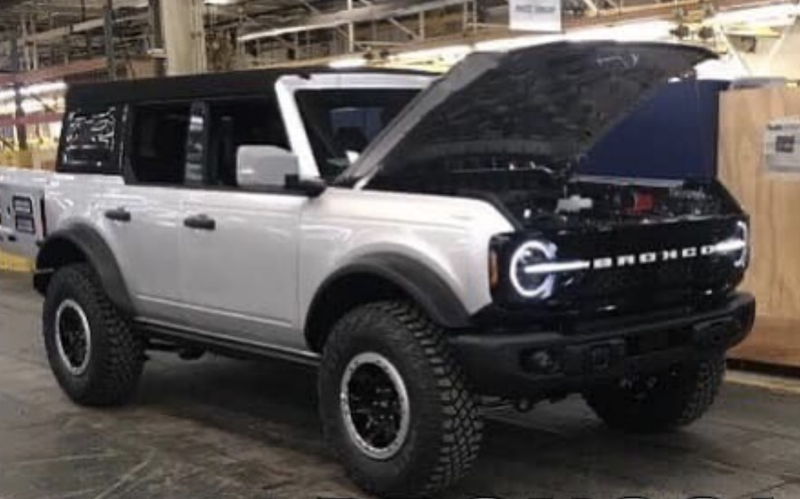 Ford Bronco 2021 phi&ecirc;n bản 4 cửa