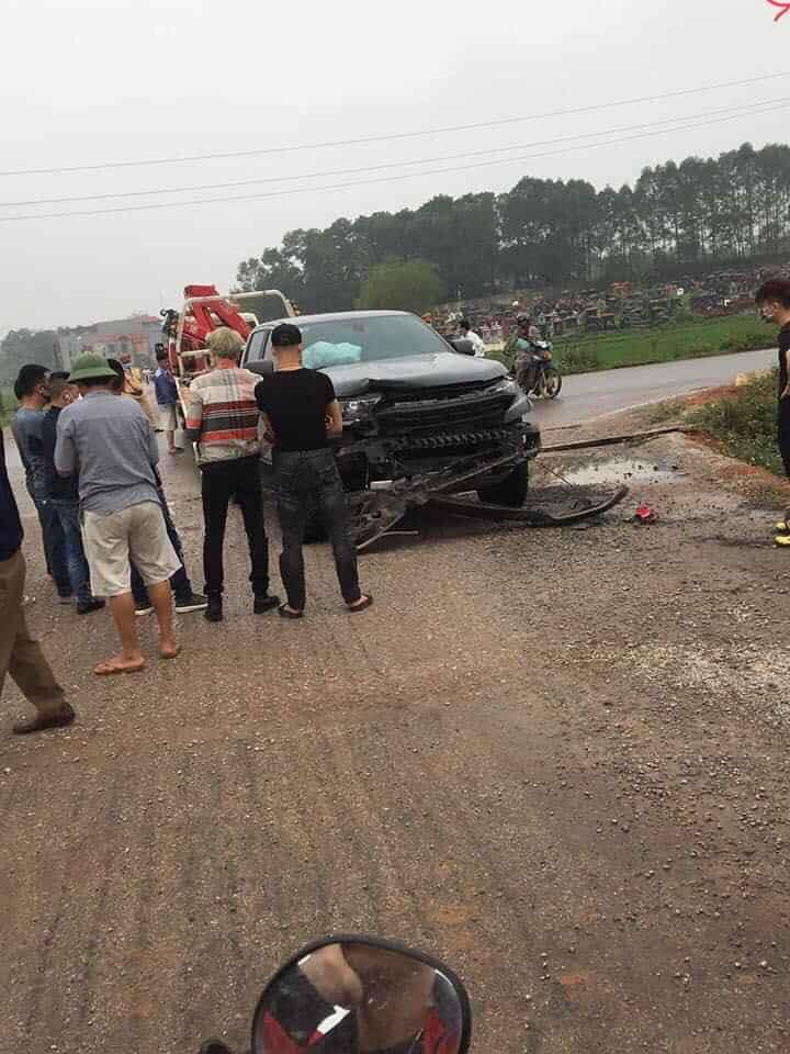 Chiếc Ford Ranger Raptor bị hư hỏng nặng đầu xe
