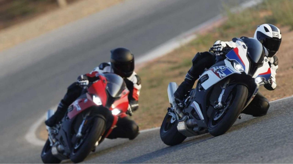 Với gói nâng cấp M Performance, BMW S1000RR sẽ nhẹ hơn, tăng tính cá nhân hóa và cải thiện hiệu năng vận hành Với gói nâng cấp M Performance, BMW S1000RR sẽ nhẹ hơn, tăng tính cá nhân hóa và cải thiện hiệu năng vận hành