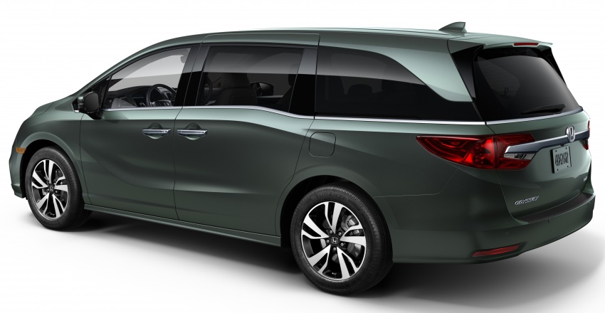 Honda Odyssey 2021 nh&igrave;n từ ph&iacute;a sau