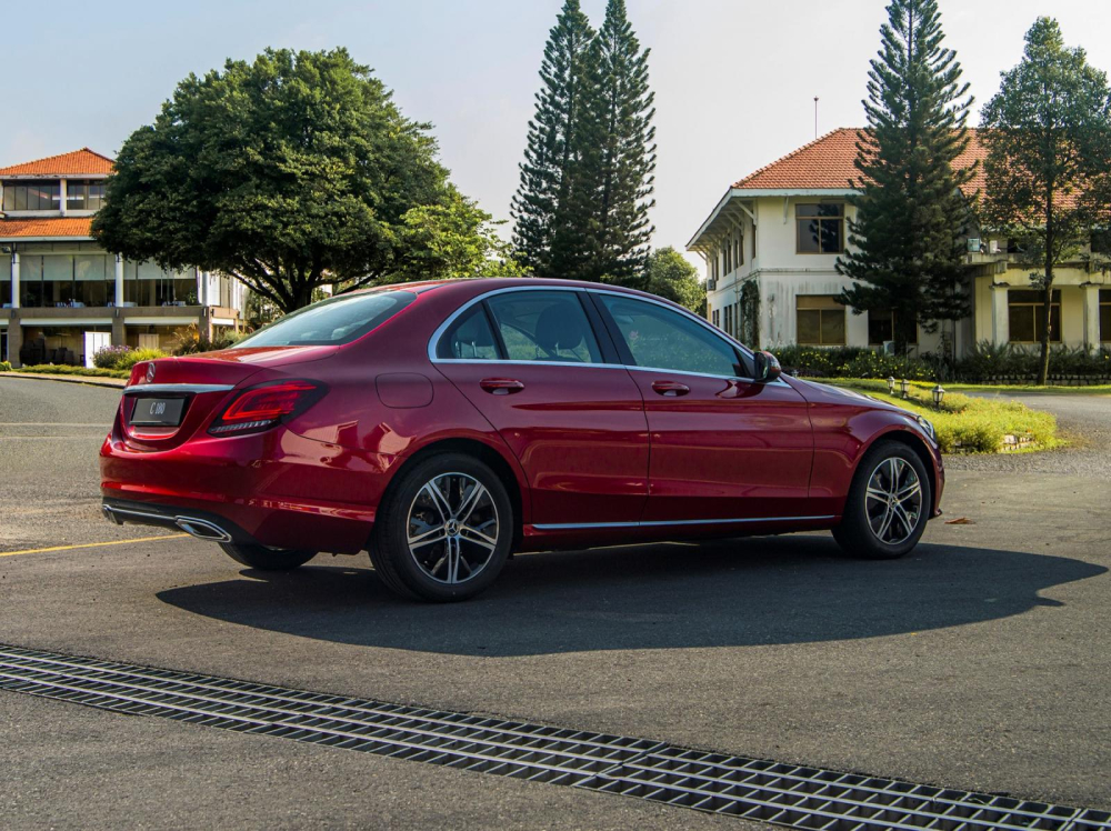Mercedes-Benz C 180 2020 chính là mẫu xe sang có giá “phổ thông” theo như lời hứa của hãng xe Đức