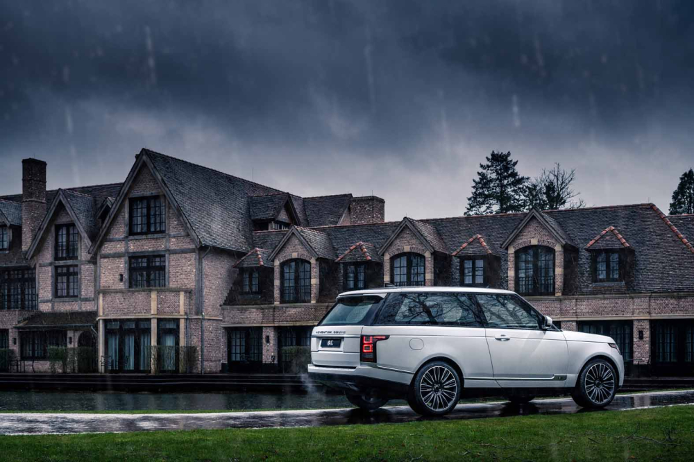 Range Rover Adventum Coupe được trang bị thân vỏ bằng nhôm gia cố lại Range Rover Adventum Coupe được trang bị thân vỏ bằng nhôm gia cố lại
