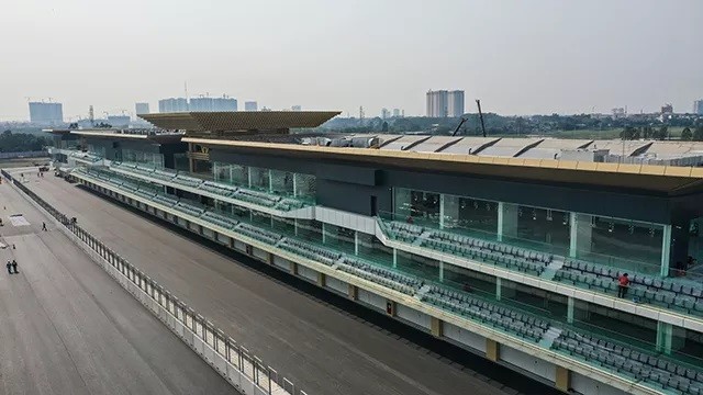 Tại thời điểm này, phần lớn công trình đường đua F1 tại Mỹ Đình đã hoàn thành