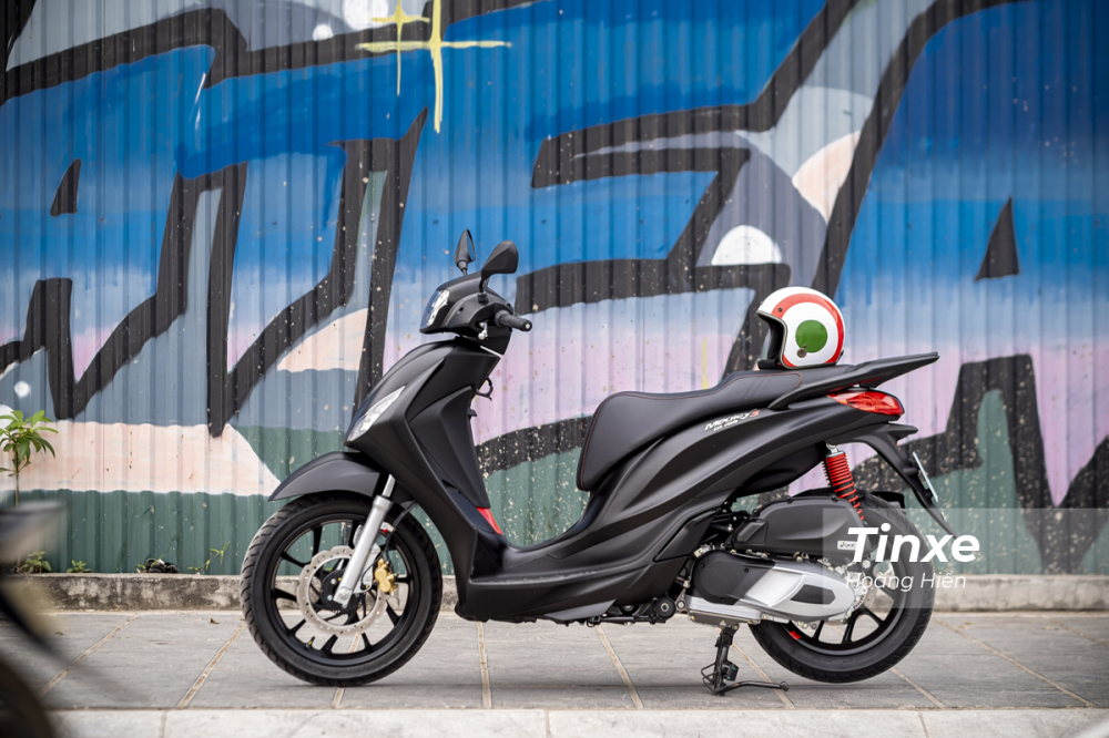 Piaggio Medley ABS 2020 bổ sung th&ecirc;m sự n&acirc;ng cấp nhẹ b&ecirc;n ngo&agrave;i ngoại thất.