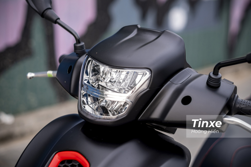 Hệ thống đ&egrave;n full-LED hai tầng mới tr&ecirc;n Piaggio Medley ABS 2020.