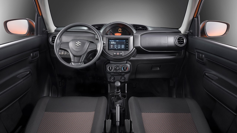 Bảng đồng hồ của Suzuki S-Presso 2020 được chuyển ra giữa mặt táp-lô khá lạ mắt