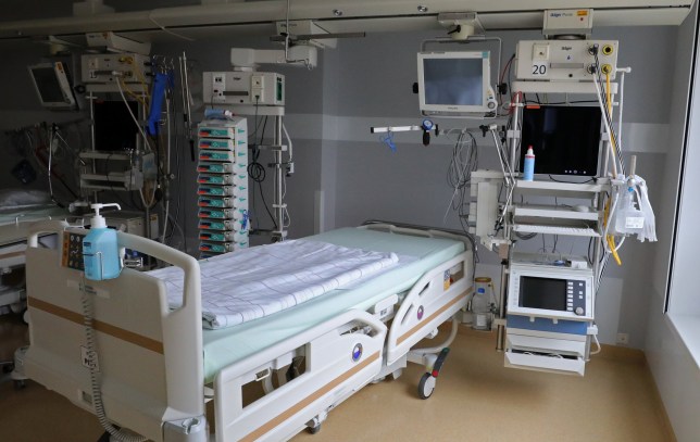 Trang bị quan trọng nhất trong phòng chăm sóc đặc biệt chính là máy hô hấp nhân tạo