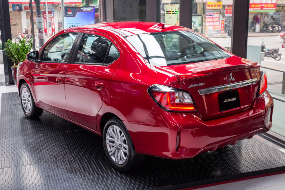 Thiết kế đu&ocirc;i xe của Mitsubishi Attrage 2020