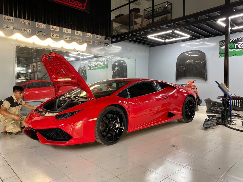 Chiếc siêu xe Lamborghini Huracan màu đỏ được đồn mới về Việt Nam trong đại dịch corona Chiếc siêu xe Lamborghini Huracan màu đỏ được đồn mới về Việt Nam trong đại dịch corona