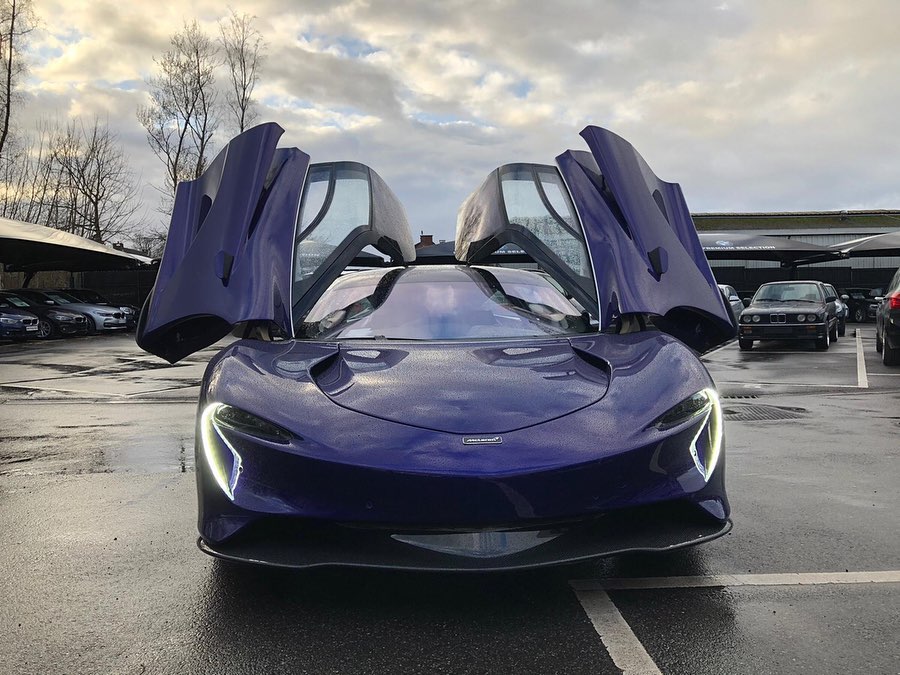 Sức mạnh kể trên cộng với trọng lượng khô chỉ 1.430 kg, McLaren Speedtail có thể tăng tốc từ 0-300 km/h trong thời gian chỉ 12,8 giây. Như vậy, McLaren Speedtail có thời gian tăng tốc nhanh hơn 0,3 giây so với Bugatti Chiron vốn sở hữu công suất tối đa 1.479 mã lực. Ngoài ra, McLaren Speedtail còn có vận tốc tối đa 402 km/h. Sức mạnh kể trên cộng với trọng lượng khô chỉ 1.430 kg, McLaren Speedtail có thể tăng tốc từ 0-300 km/h trong thời gian chỉ 12,8 giây. Như vậy, McLaren Speedtail có thời gian tăng tốc nhanh hơn 0,3 giây so với Bugatti Chiron vốn sở hữu công suất tối đa 1.479 mã lực. Ngoài ra, McLaren Speedtail còn có vận tốc tối đa 402 km/h.