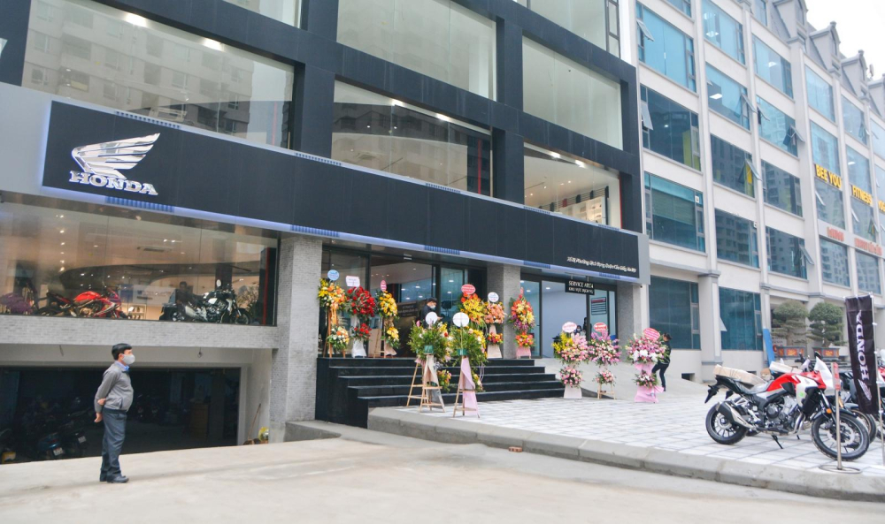 Showroom Honda Doanh Thu – cửa hàng phân khối lớn Honda đầu tiên tại Hà Nội đã chính thức được khai trường vào ngày 16/3/2020 vừa qua Showroom Honda Doanh Thu – cửa hàng phân khối lớn Honda đầu tiên tại Hà Nội đã chính thức được khai trường vào ngày 16/3/2020 vừa qua