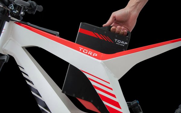Torp c&oacute; thiết kế si&ecirc;u nhẹ với khung nh&ocirc;m, pin lithium