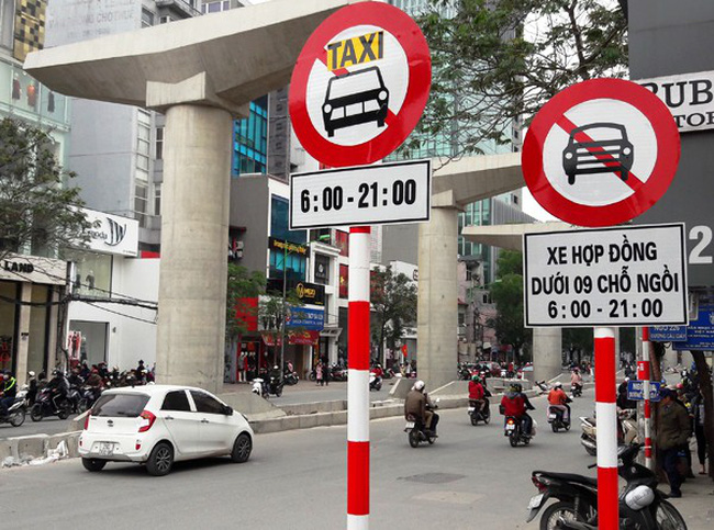 10 tuyến phố tr&ecirc;n địa b&agrave;n H&agrave; Nội được đề xuất gỡ bỏ biển cấm, ngoại trừ ng&otilde; 897 Giải Ph&oacute;ng