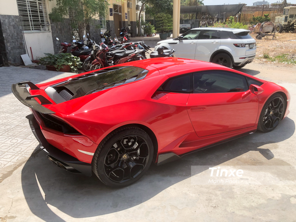 Theo chia sẻ từ chủ xưởng độ đã lột xác cho chiếc siêu xe Lamborghini Huracan LP610-4 này, thời gian thi công rơi vào khoảng hơn 20 ngày.
