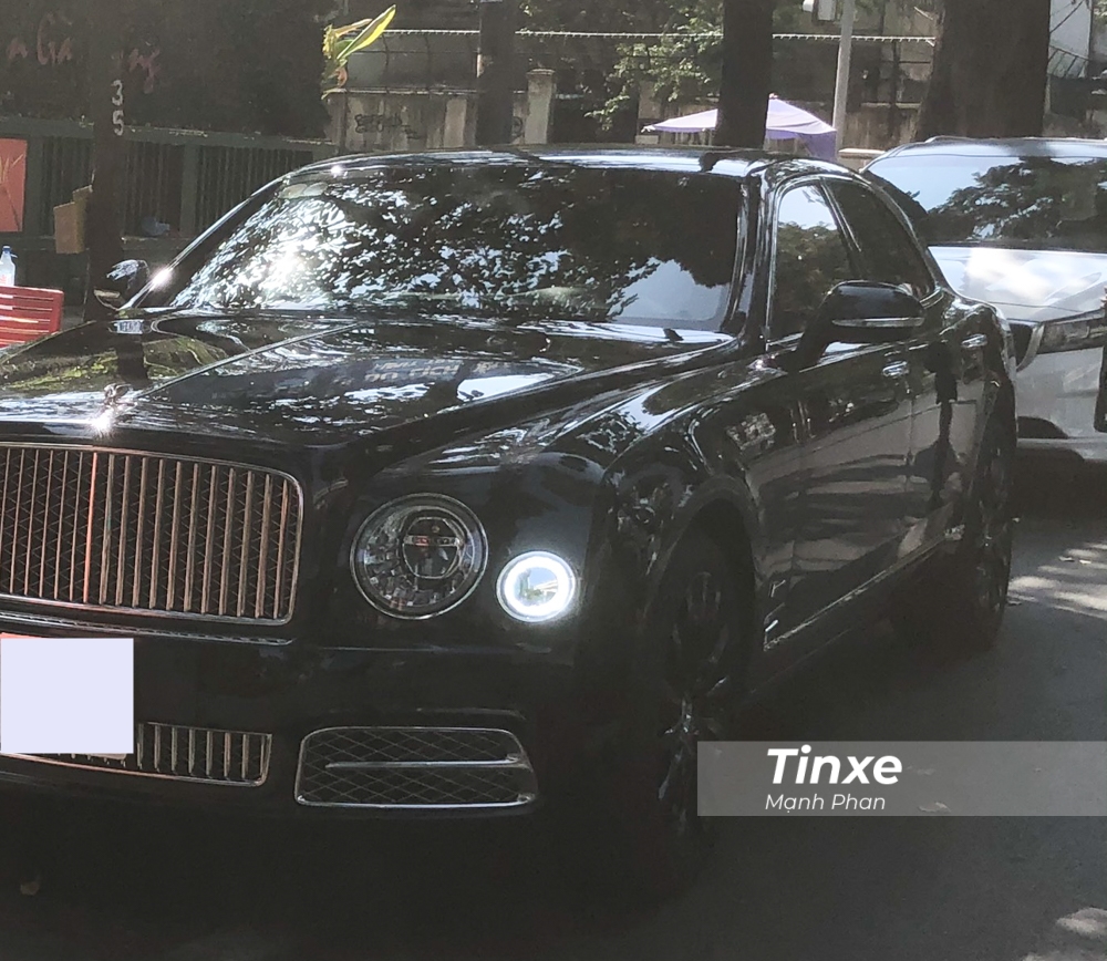 Xe siêu sang Bentley Mulsanne W.O. Edition có màu sơn đen Onyx