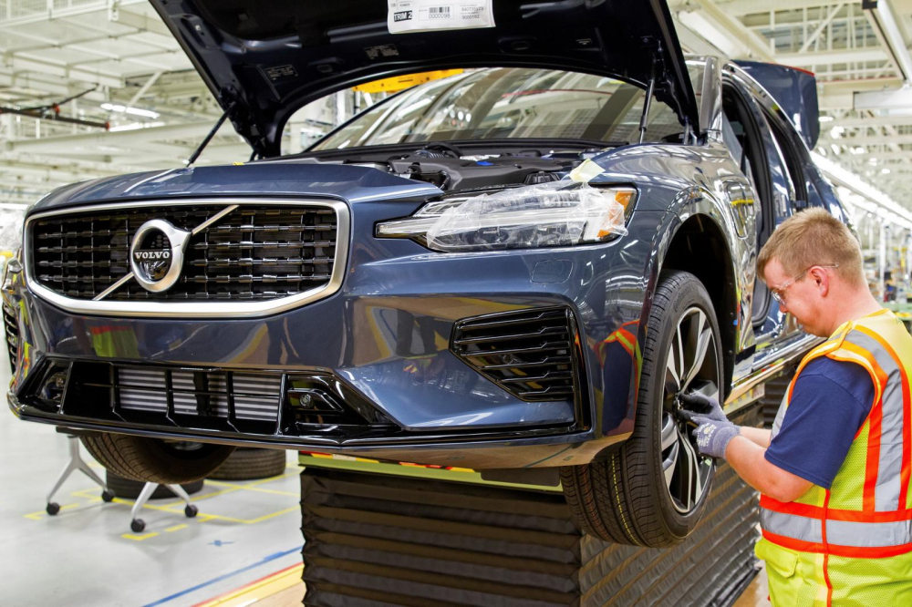 H&igrave;nh ảnh b&ecirc;n trong một nh&agrave; m&aacute;y của Volvo