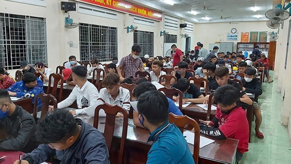 Gần 70 đối tượng quái xế bị bắt giữ tại cơ quan công an