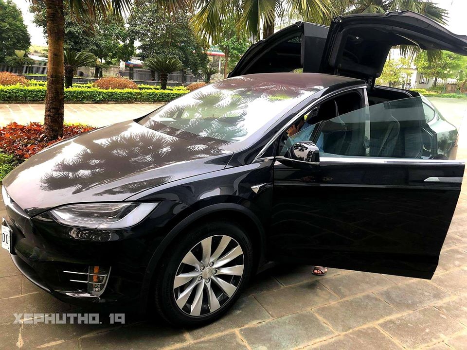 Như vậy, Tesla Model X đầu tiên về Việt Nam trong năm 2020 đã định cư ở xứ “rừng cọ đồi chè” Như vậy, Tesla Model X đầu tiên về Việt Nam trong năm 2020 đã định cư ở xứ “rừng cọ đồi chè”